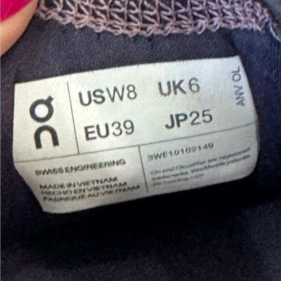 On Running Women's CLOUDSURFER Trail running sneakers shoes Purple Size 8 - Picture 7 of 9